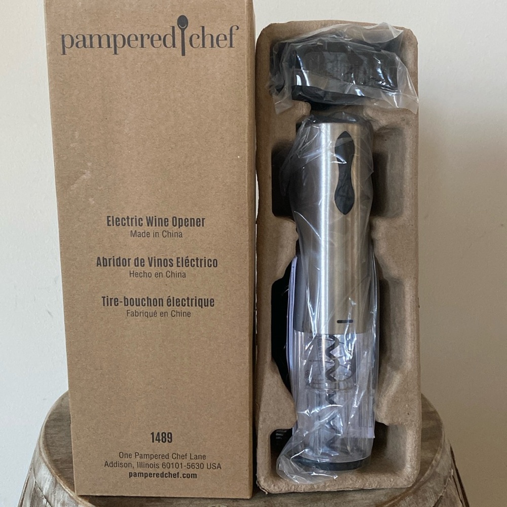 Pampered Chef Electric Wine Opener Stainless Steel and Black 1489